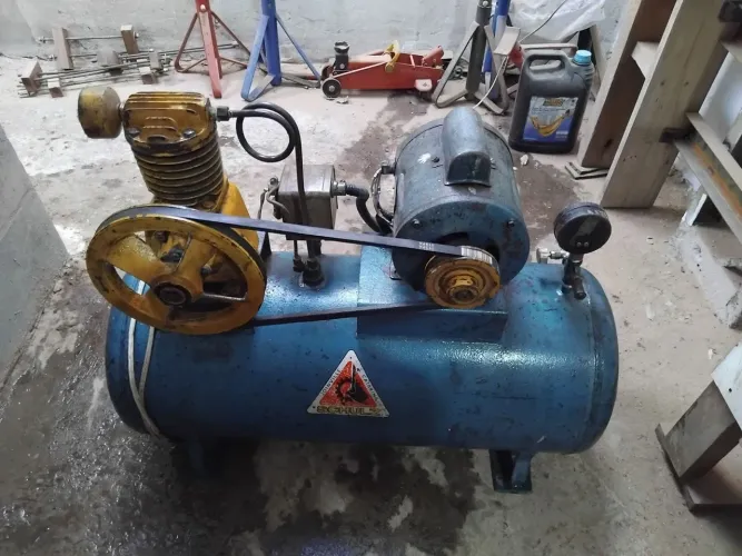 Compressor de ar comprimido