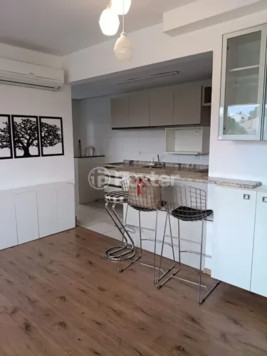 Foxter Cia Imobiliária vende apartamento com 65m², 2 quartos, sendo 1 suíte e 1 vaga de ga