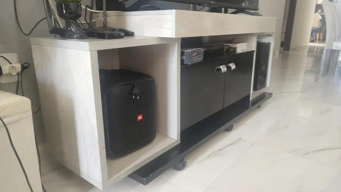 Vendo rack de sala 