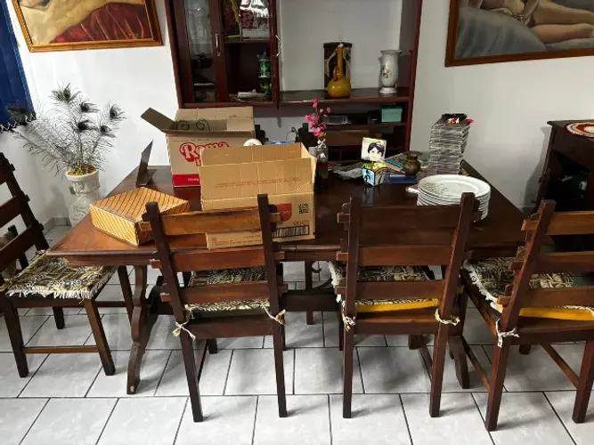 Mesa de Jantar 6 Lugares - Madeira Maciça - Aceito Propostas!