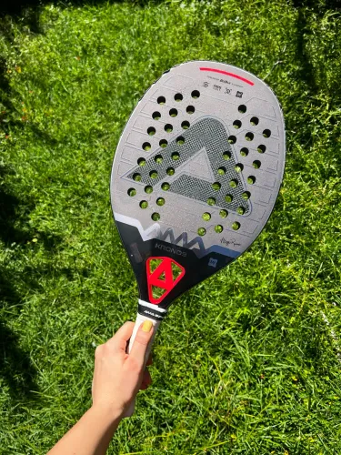 Vendo raquete beach tennis KRONOS