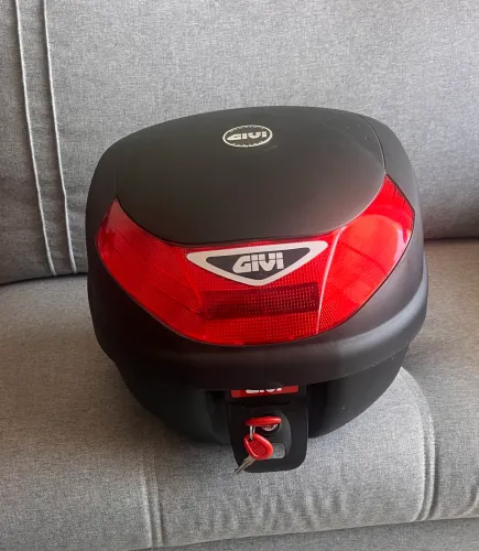 Baú Bauleto Givi Monolock E30N 30 Litros Lente Vermelha