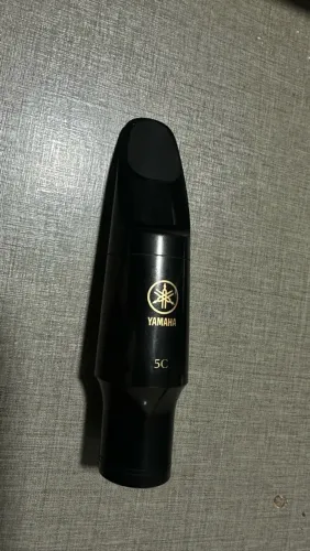 Boquilha Sax Baritono Yamaha 5C quase zera, usada menos de 1 mês