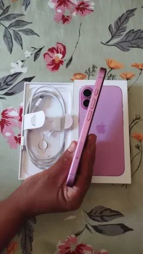 Vende iPhone 16 com 10 meses de uso ,ainda na garantia Apple bateria 99% 