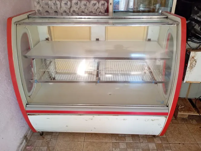 Balcão expositor refrigerado Polo frio - usado