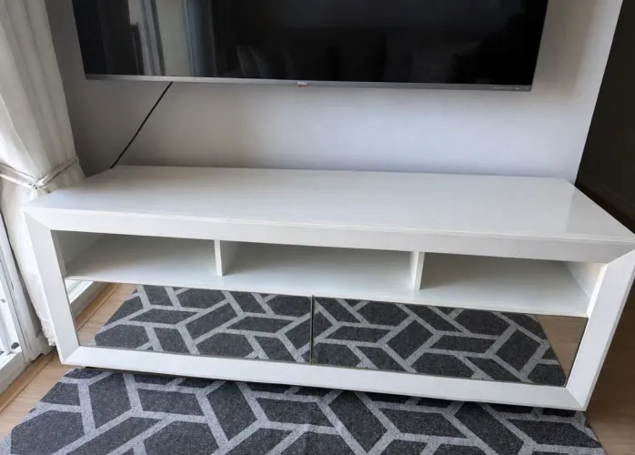 Rack Branco com gavetas de espelho (Usado)