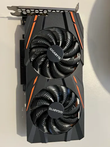 Rx 590 8gb gigabyte e memoria ram ddr5 8gb notebook