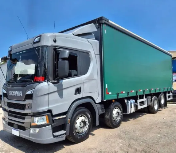 Scania P320 2021 bitruck baú sider