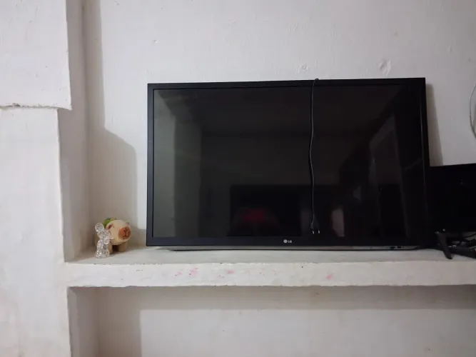 Vendo tv com defeito