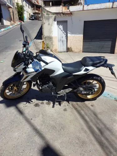 Yamaha FZ25 2025/2025 - Único Dono - Apenas 3.600 km