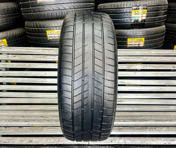 Pneu 235/55/18 Bridgestone Alenza 001 R$499 / Pneu 235/55R18