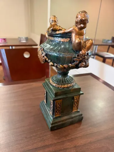 Linda escultura em pedra