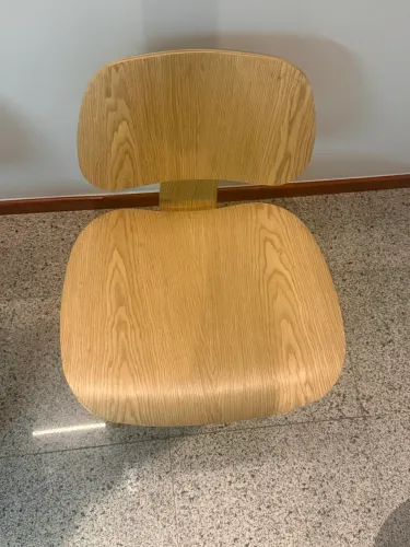 Cadeira Charles Eames LCW Madeira