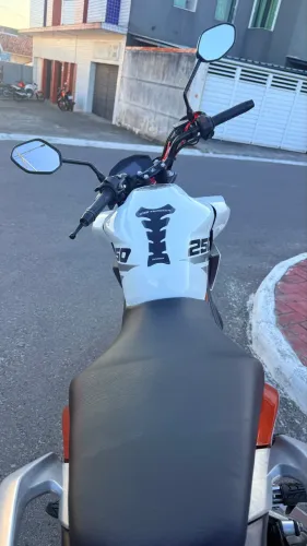 Moto cb 250f cor branco