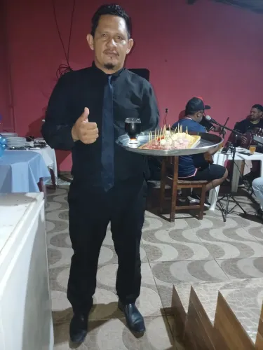 Trabalhamos em eventos como garçom copeira(o) Churrasqueiro. Etc...