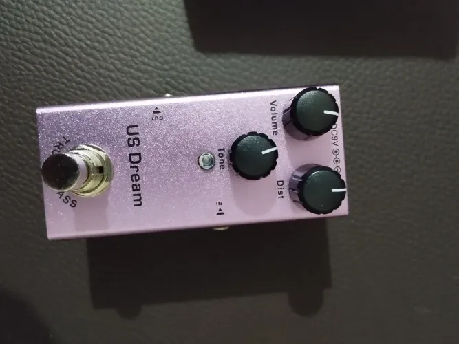 Pedal Distortion US Dreams simula o Famoso Riot Suhr