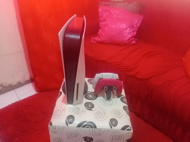 PlayStation 5 Fat Mídia Física + 2 Controles + Carregador + Jogo (Na Caixa c/ Garantia)"