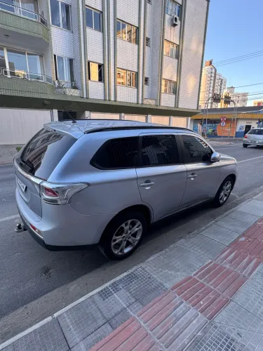 Mitsubishi Outlander 2.0 16V 160cv Aut. 2014