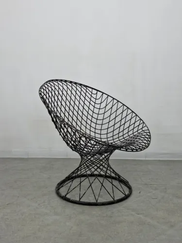 Cadeira Vintage Década de 50 estilo Bertoia, estrutura em ferro armado, firme e resistente