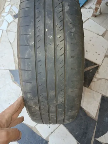 Pneu/Aro versa sedan original 185/65 R15  88H