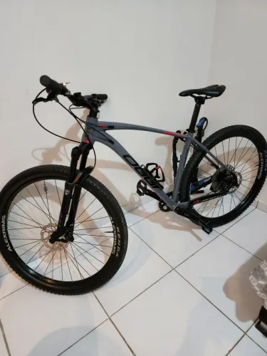 BICICLETA OGGI 7.3 ARO 29