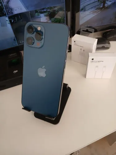 Vendo IPHONE 12 PRO MAX muito novo " todo original " ENTREGO "