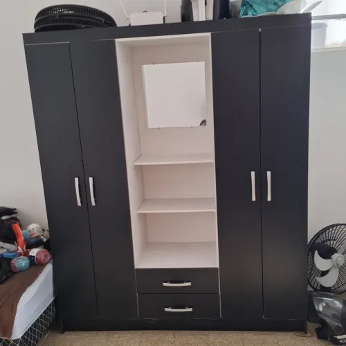 Guarda-roupa 4 portas e 2 gavetas - Excelente estado