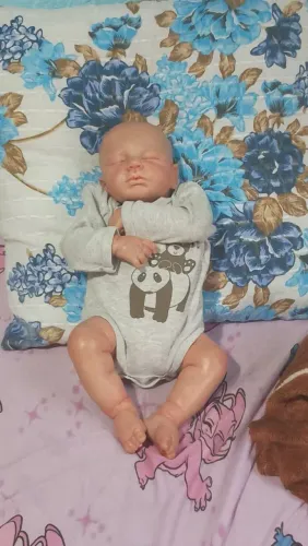 Estou vendendo um bebê reborn