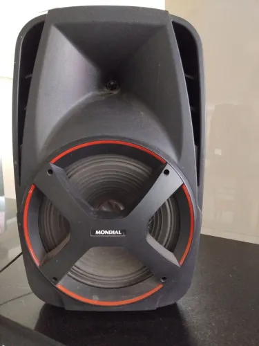 Caixa de som mundial 500 Watts 1 ano de uso