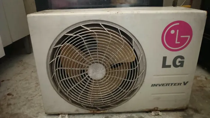 Ar condicionado tirado de uma empresa lg Inverter V