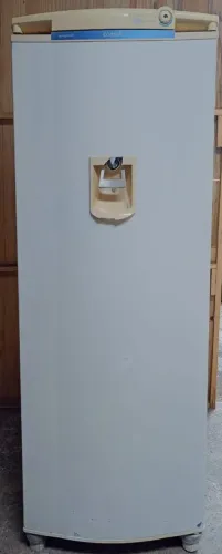 Vendo geladeira consul com água na porta funcionando perfeitamente 