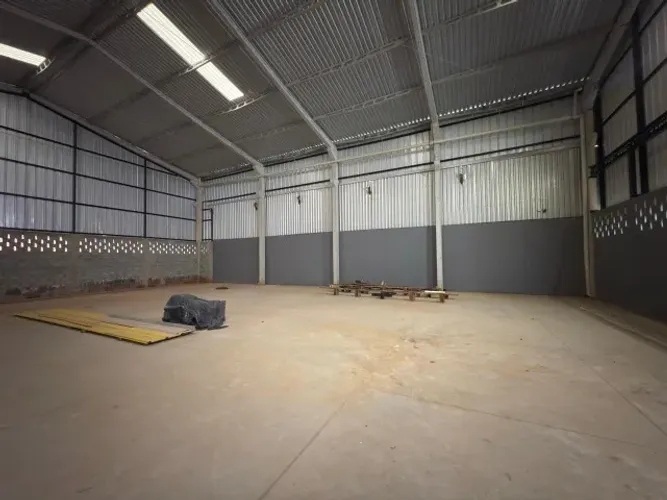 GALPÃO PARA LOCAÇÃO - 1.000 m²