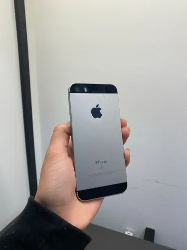 iPHONE SE