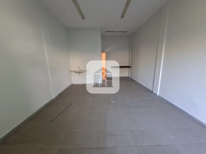 Cômodo Comercial para locação bairro Bom Jesus