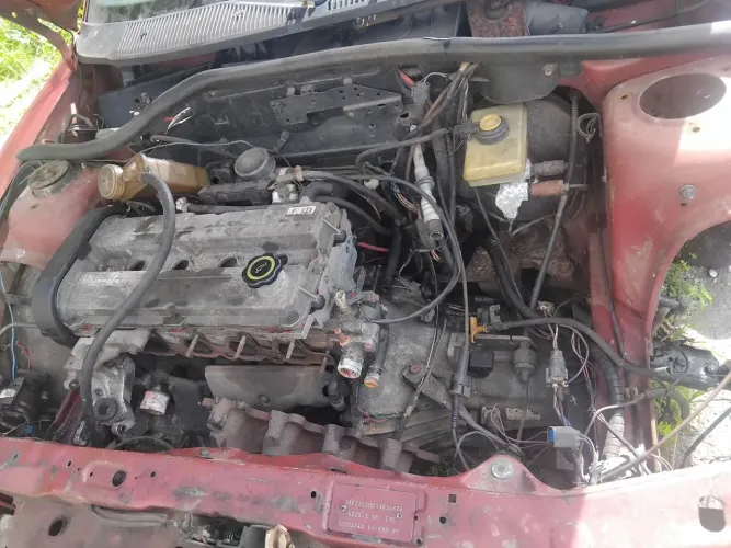 Vendo motor cabeçote caixa de transmissão bobina tudo funcionando 