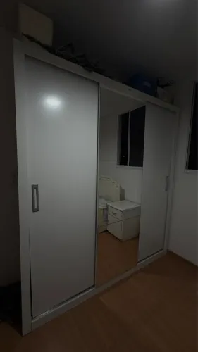 Guarda roupa 3 portas com espelho 