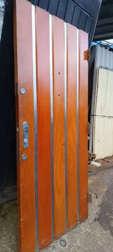 LINDA PORTA DE ENTRADA MADEIRA MACIÇA /// R$1850,00