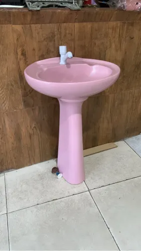 Uma pia rosa pra o seu banheiro