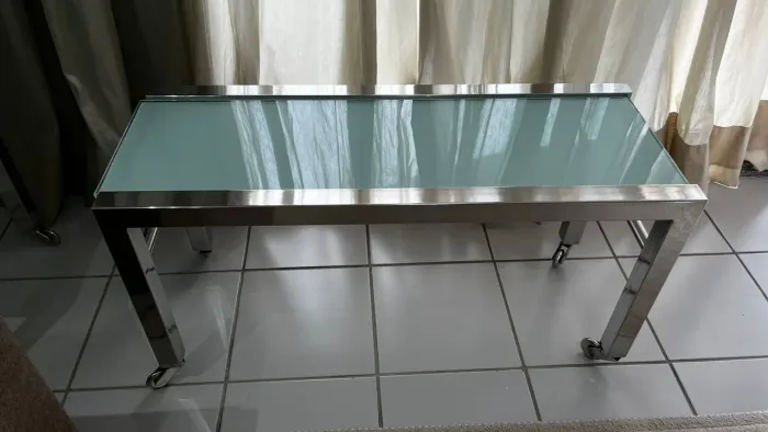 Vendo 3 mesas de centro e lateral em vidro e alumínio 