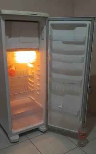 Geladeira ELETROLÚX