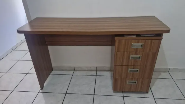 Escrivaninha Marrom Amadeirado