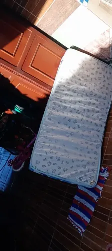 Vendo esse colchão de berço usado porém conservado