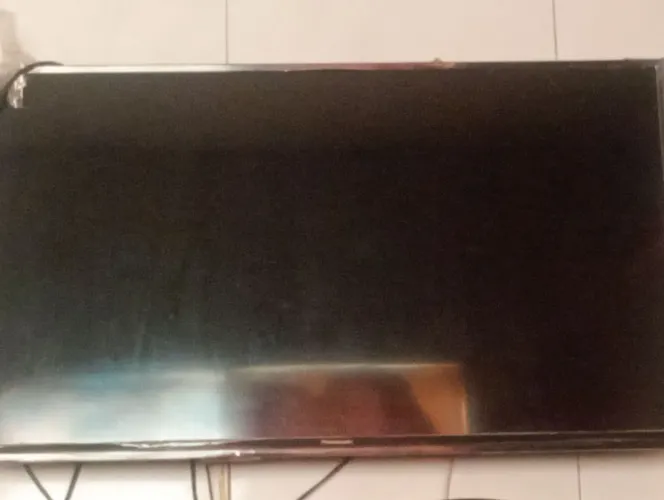 Vende essa tv 42 polegadas 1900 pra leva