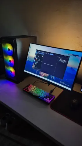 Pc gamer completo Ryzen 7 5700g, rx6600, 16gb ram + monitor curvo + perifericos