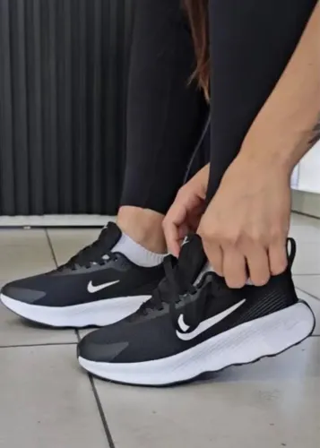 Tênis Nike