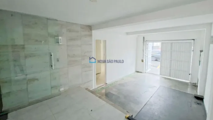 Casa comercial à venda com 7 salas, 1 vaga, no Planalto Paulista.