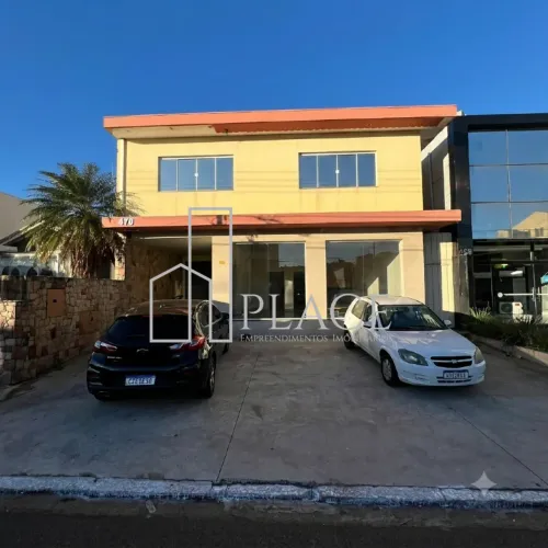 Casa Comercial para Aluguel no Centro de Marília/SP | 5 Quartos, 1 Suíte, 2 Vagas