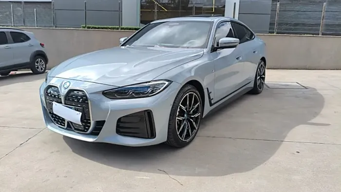 BMW i4 E-drive 35 M Sport (elétrico) 2024