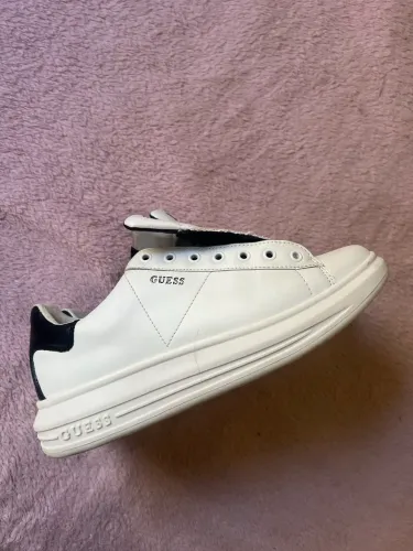 Vende se tênis guess original