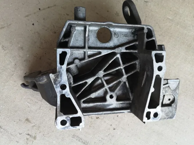 Suporte do Coxim do Motor Clio 1.0 8V